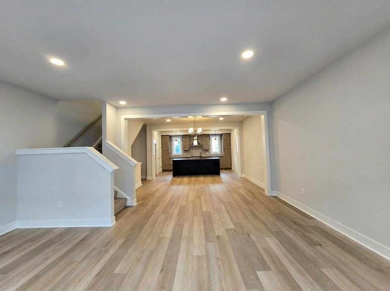 Building Photo - 305 Frederick Way