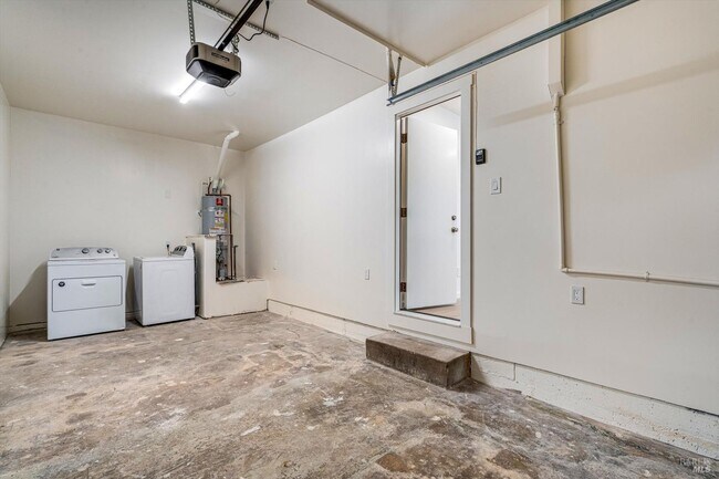 Building Photo - 310 Boyce St