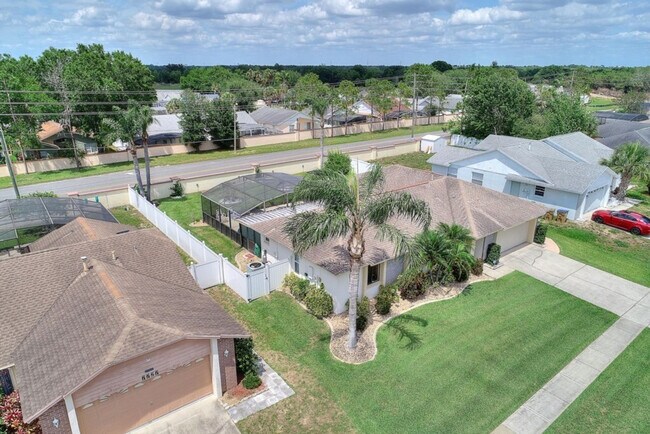 Building Photo - 7725 Indian Ridge Trail N
