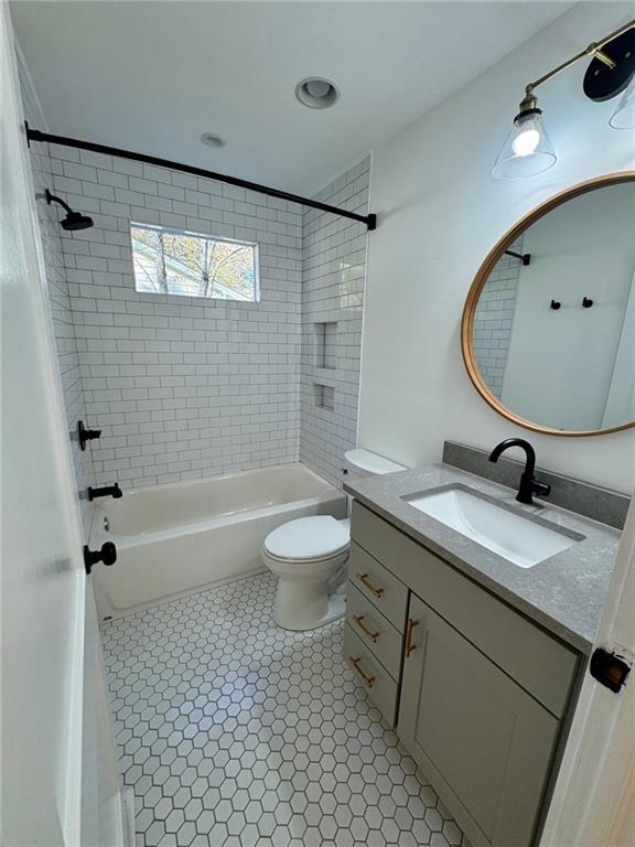 Building Photo - 635 Valley Brook Rd