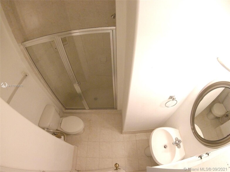 Building Photo - 990 NW 99th Ct