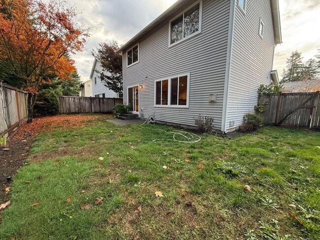 Building Photo - 3 Bedroom DuPont Home for Rent