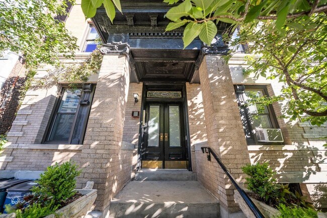 Building Photo - 1009 Willow Ave