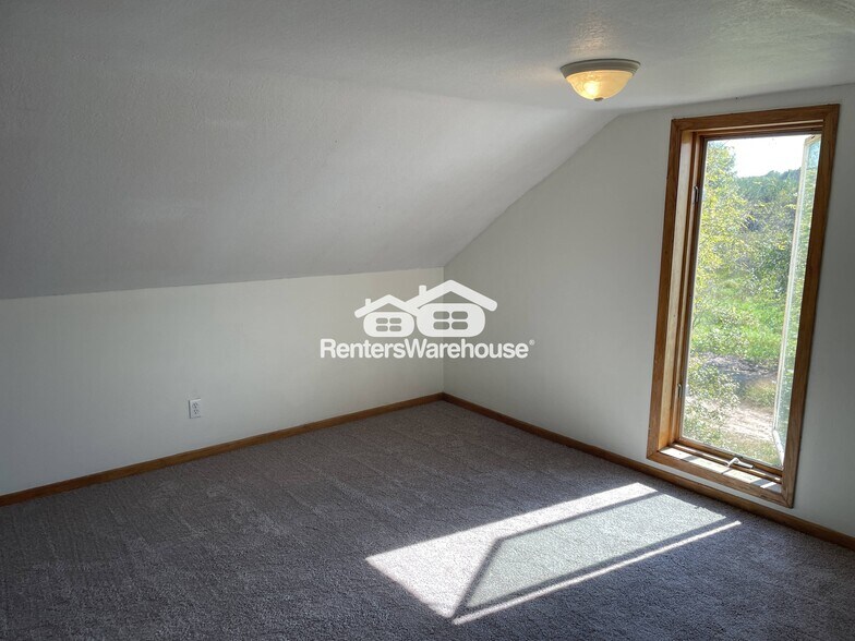 Building Photo - 1320 County Rd A