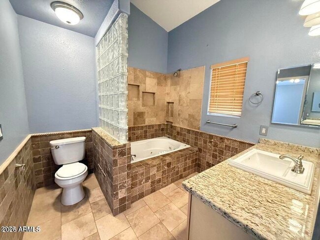 Building Photo - 3518 W Charlotte Dr