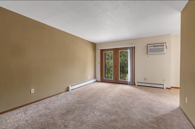 Building Photo - Tower Heights