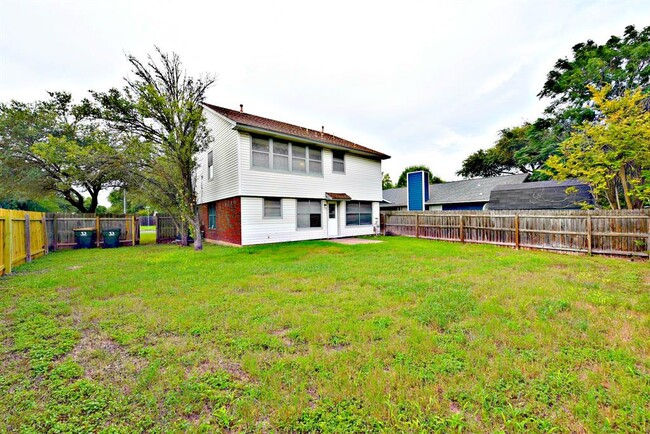 Building Photo - 12801 Margit Dr