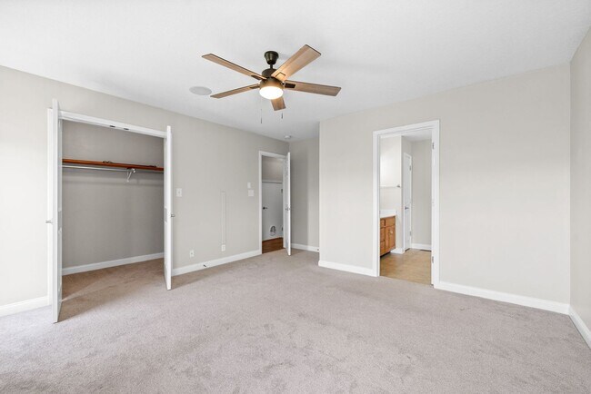 Building Photo - 680 Foxfield Dr