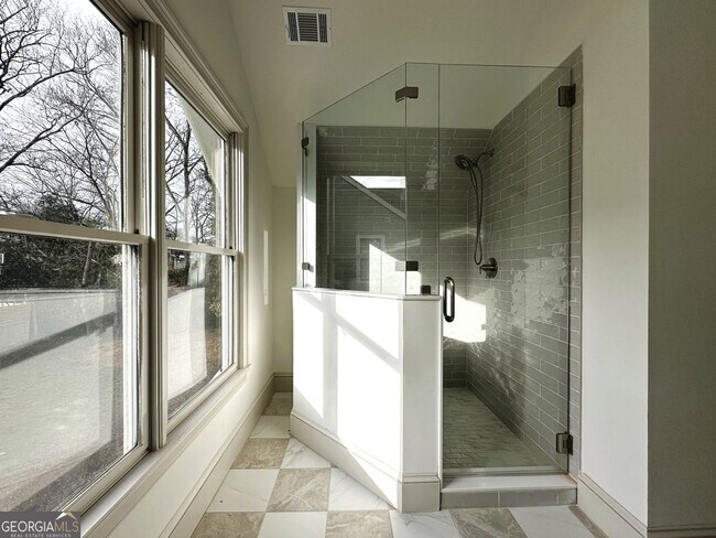 Building Photo - NORMALTOWN HOME - AVALIBLE NOW OR FOR AUGUST 2026!!