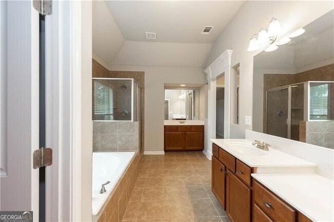 Building Photo - 772 Hawkins Creek Dr