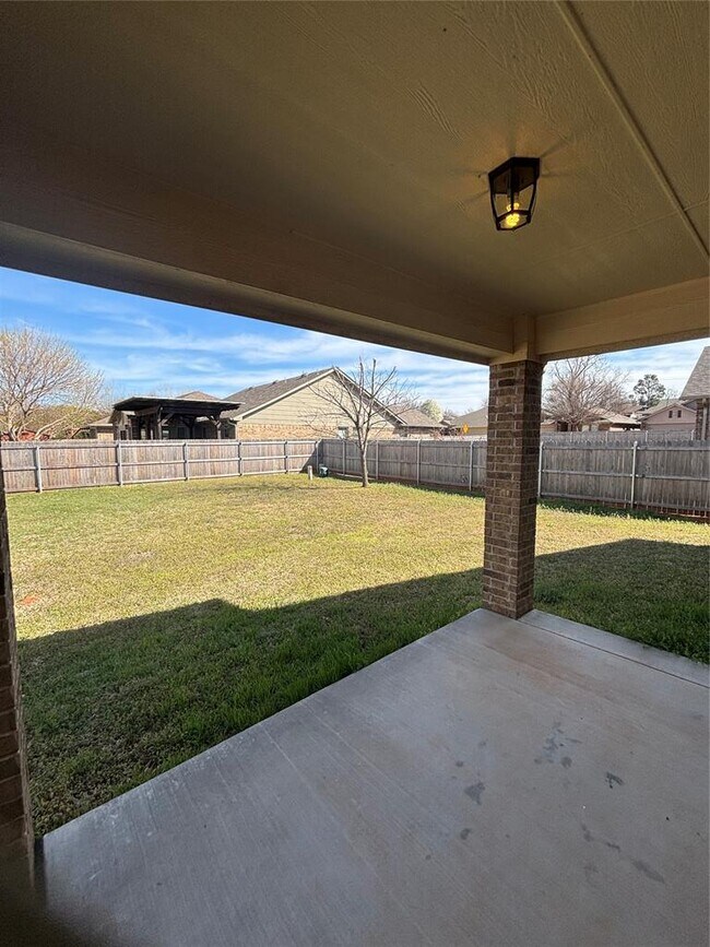 Building Photo - 3005 Grant Rd