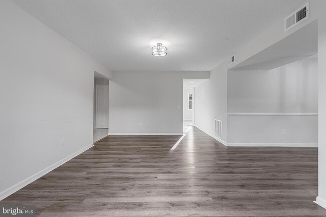 Building Photo - 110 Prosperity Ave SE