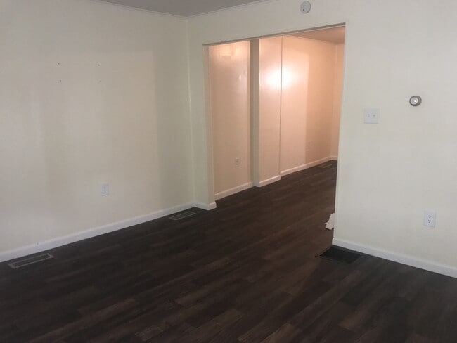 Building Photo - Two Bedroom Home in Downtown Carlisle