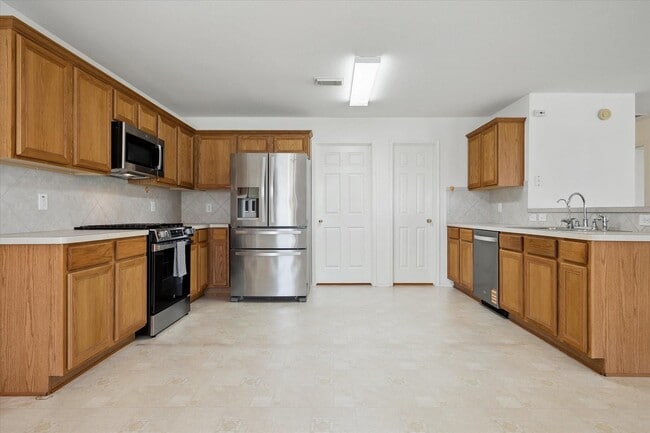 Building Photo - 15627 Haleys Landing Ln