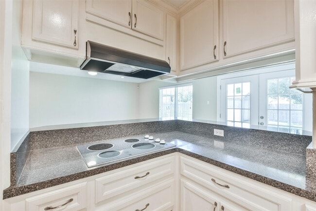 Building Photo - 6847 Vanlynn Ln