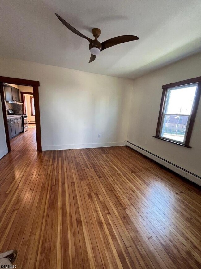 Building Photo - 1 Laurel Pl