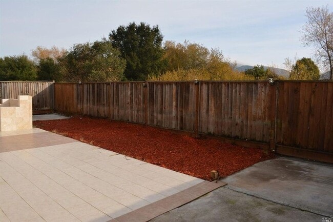 Building Photo - Spacious 4/3 located by American Canyon High available for rent!