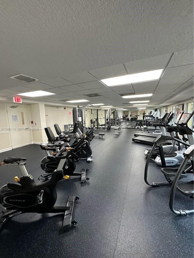 Building Photo - 151 NE 16th Ave