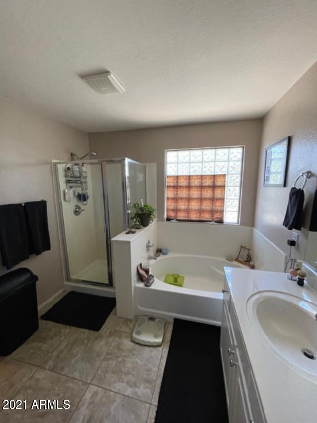 Building Photo - 2732 E Canyon Creek Dr