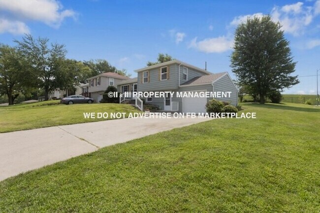 Building Photo - 7801 NE San Rafael Dr