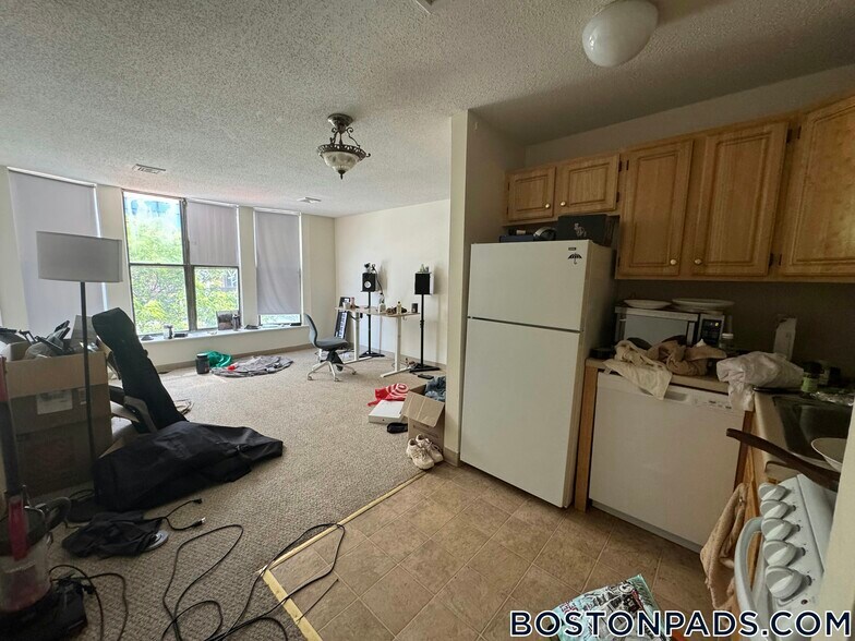 Building Photo - 1078 Boylston St