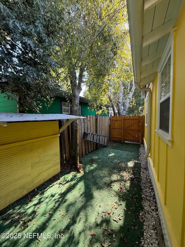 Building Photo - 78 Lincoln St