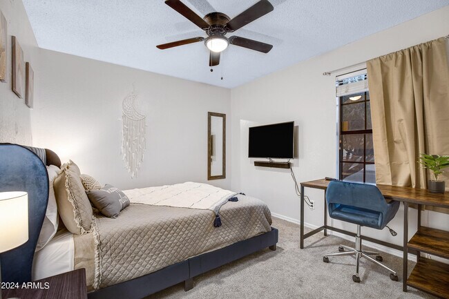 Building Photo - 5431 W Cochise Dr