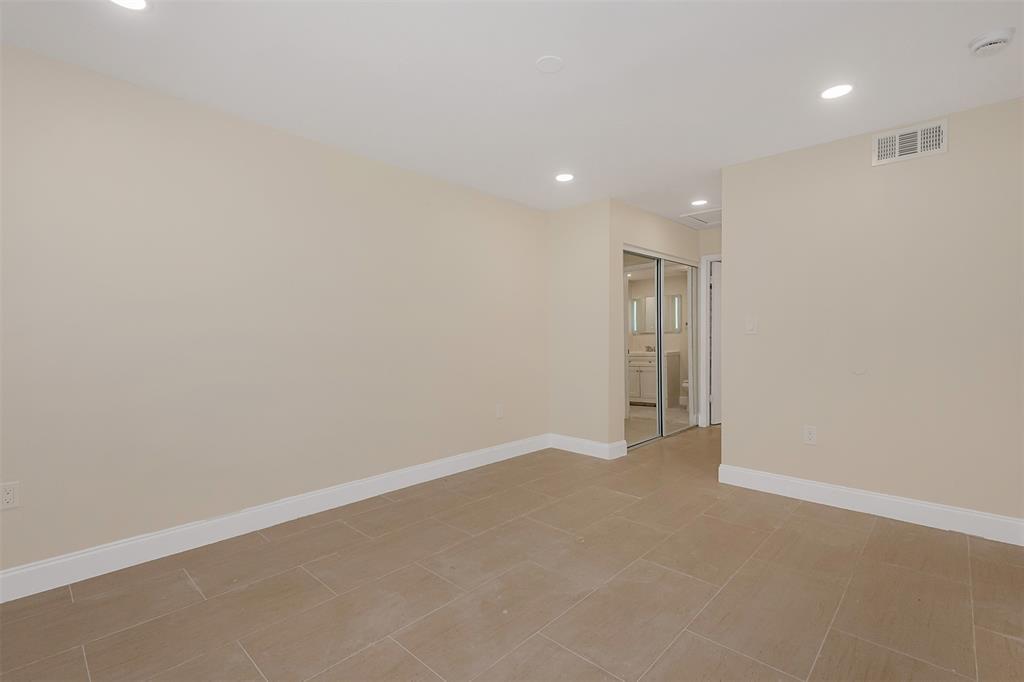 Building Photo - 9951 Nob Hill Pl