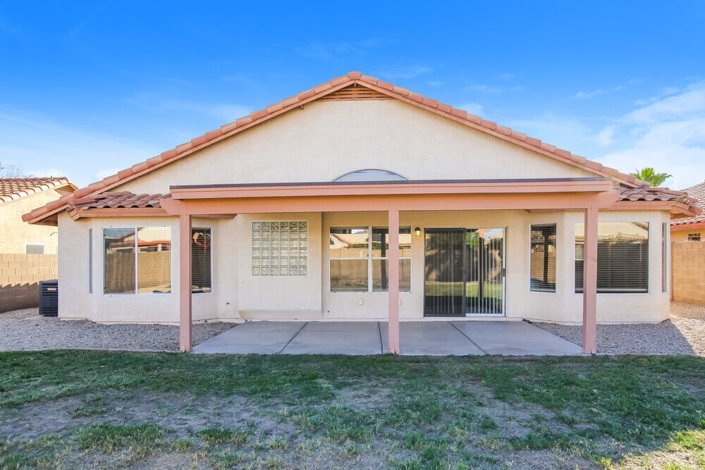 Building Photo - 12218 W Cambridge Ave