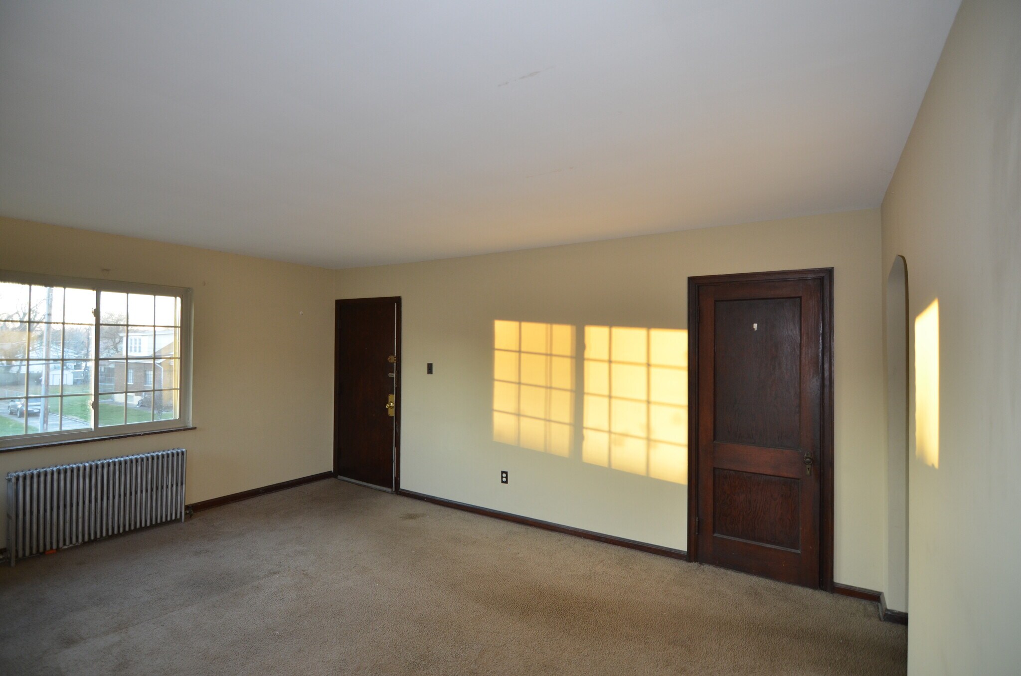 Building Photo - 7456 Edgemont Rd