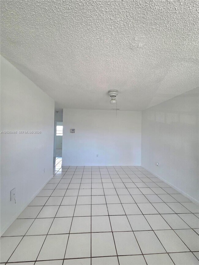 Building Photo - 4030 SW 61st Ave