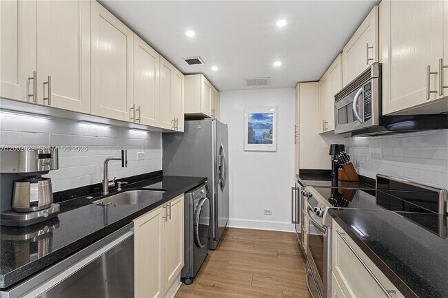 Building Photo - 2451 Brickell Ave