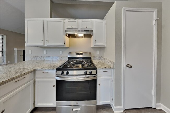 Building Photo - 8155 Big Oak Trail Dr