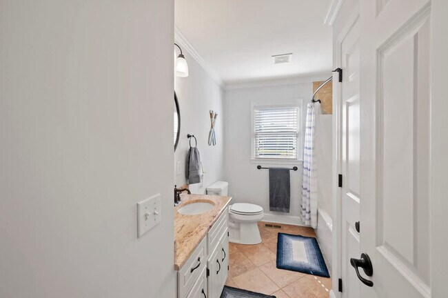 Building Photo - 124 Clack Cir