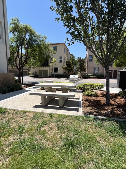 Building Photo - 12432 Constellation St