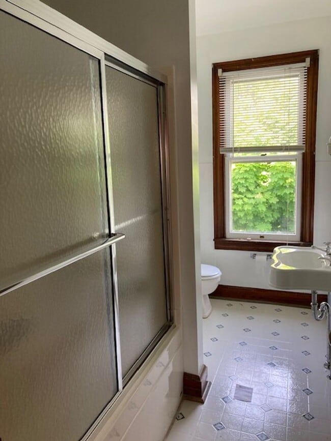 Building Photo - 2+ bedroom Semi detached home