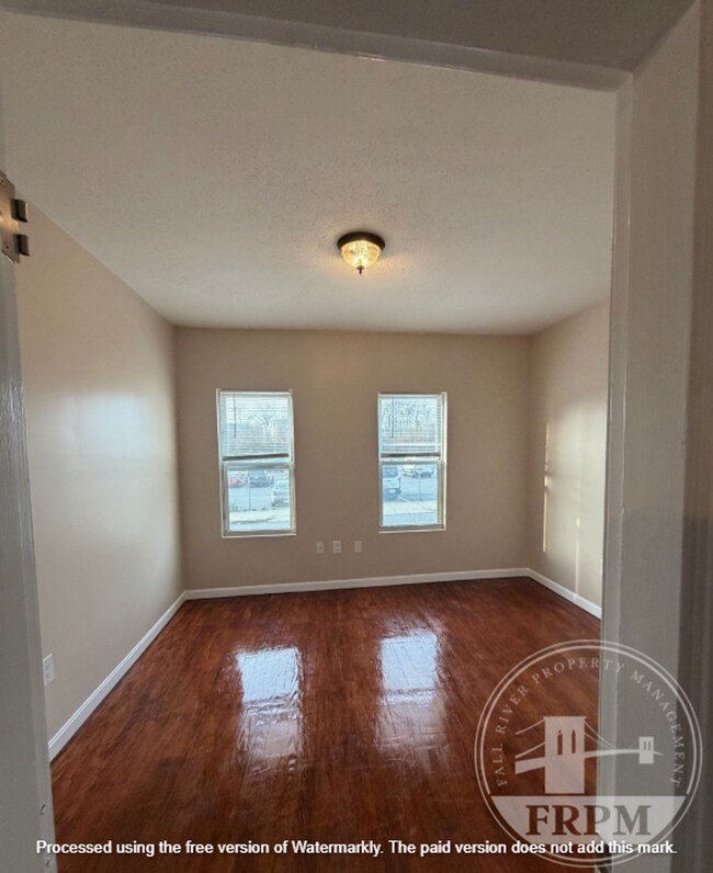 Building Photo - 1879 N Main St