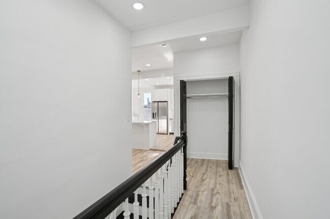 Building Photo - 502 Gregory Ave