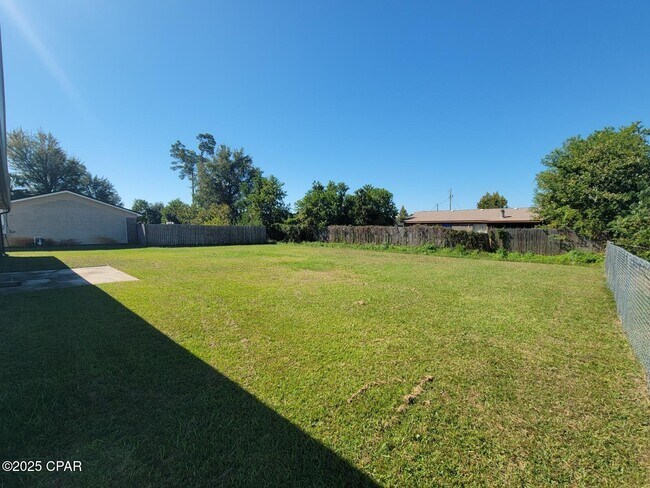 Building Photo - 3136 Lawton Ct