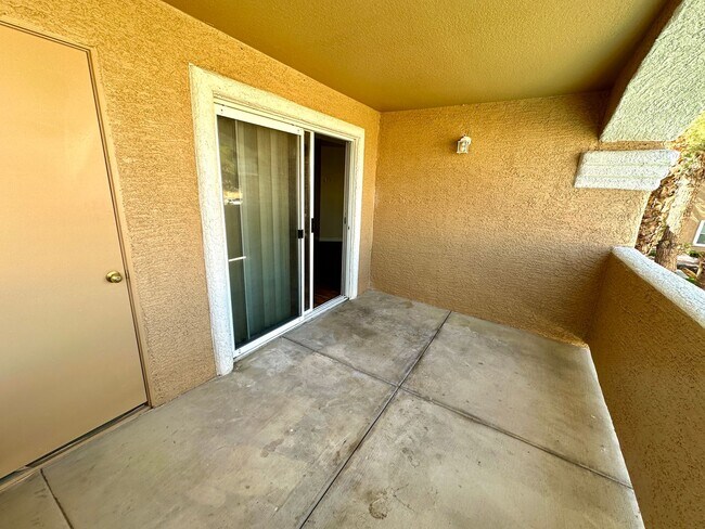 Building Photo - 8101 W Flamingo Rd