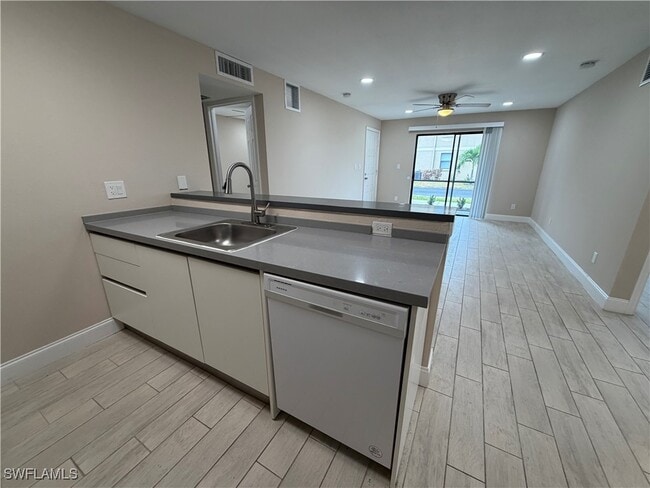 Building Photo - 5317 Summerlin Rd