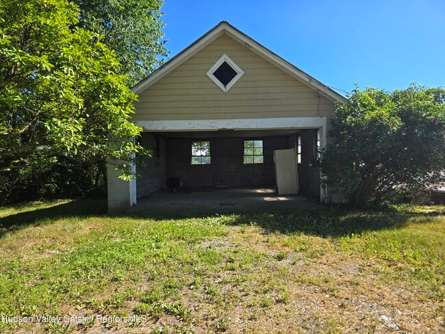 Building Photo - 479 N Mountain Rd