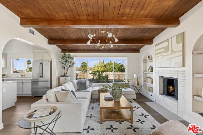 Building Photo - 4600 Don Quixote Dr