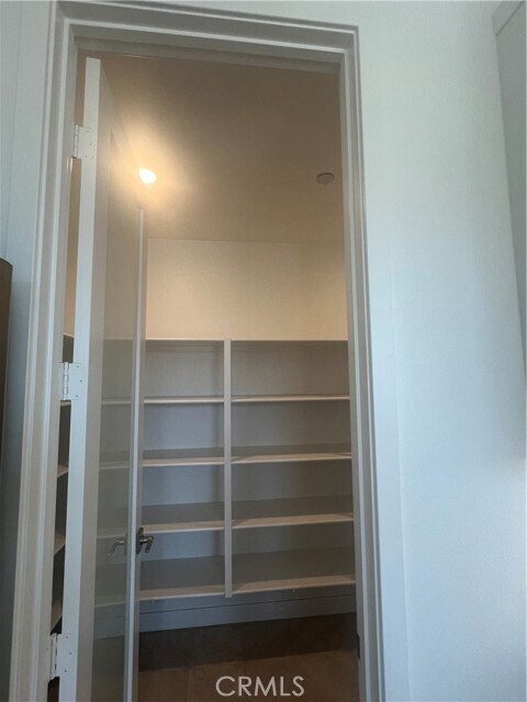 Building Photo - 1155 Walnut Ter