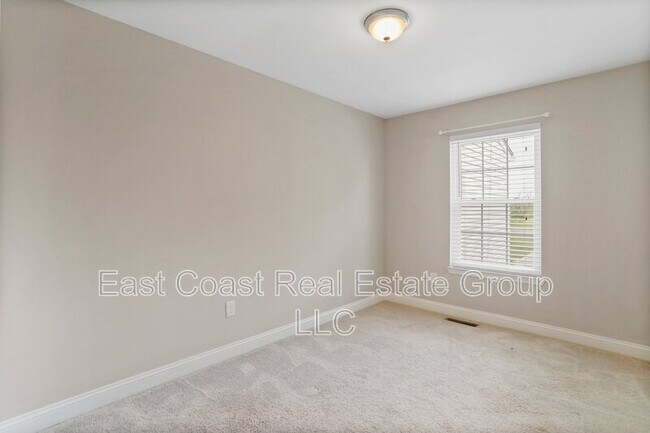 Building Photo - 575 Lancaster Pl