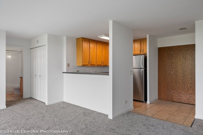 Building Photo - 5950 Oakwood Dr