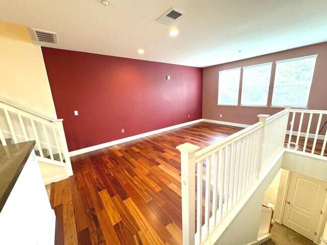 Building Photo - 660 Cedarville Ln