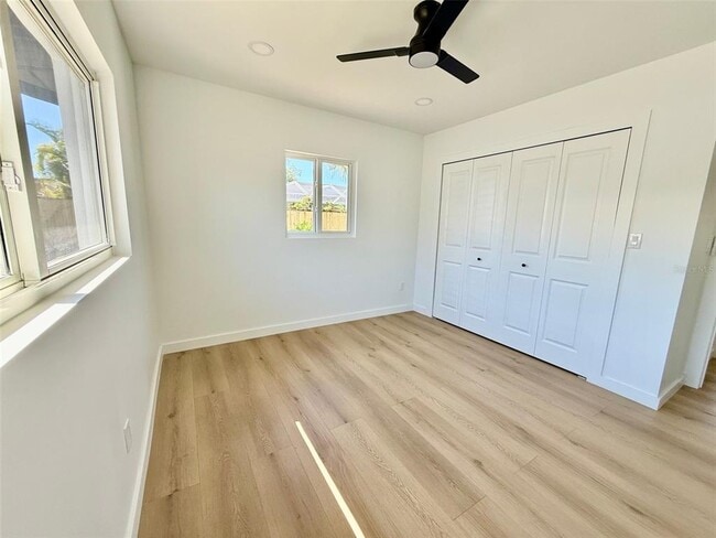 Building Photo - 3930 E Eden Roc Cir