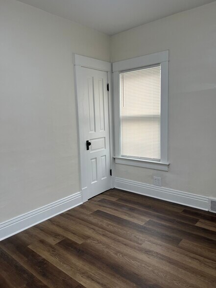 Building Photo - 329 Grider St