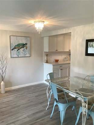 Building Photo - 18081 SE Country Club Dr